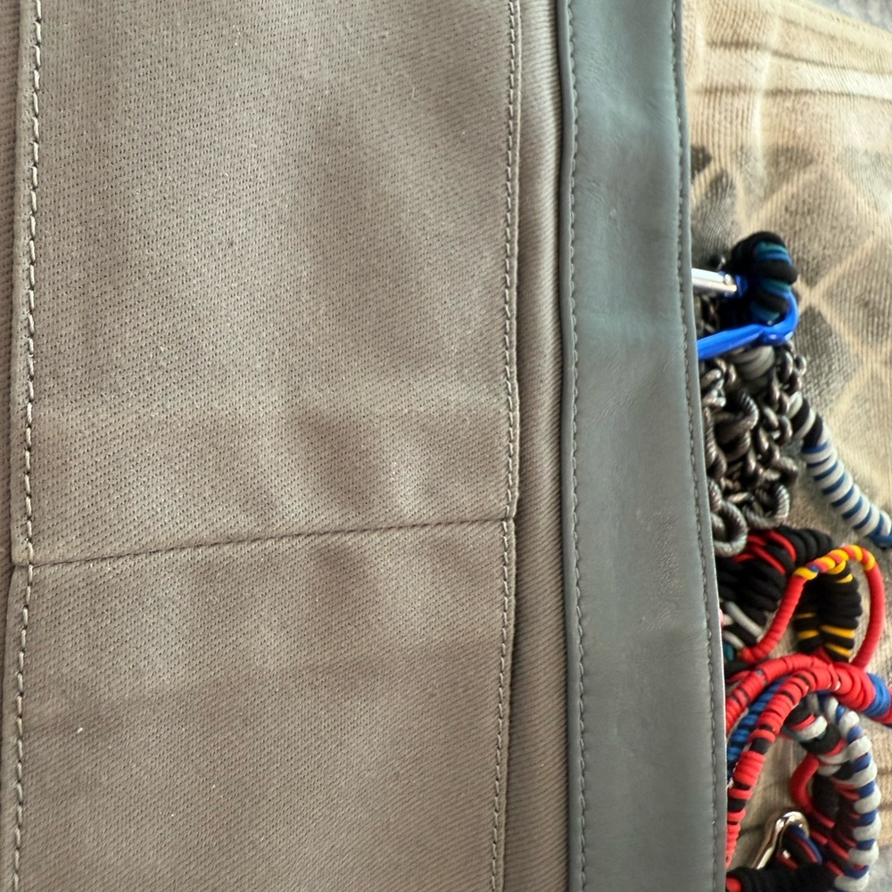 CHANEL LIMITED EDITION GRAFFITI ART SCHOOL FLAP BAG FROM 2014 - Picture 10 of 17